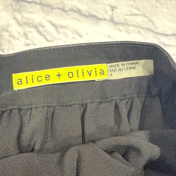 Alice + Olivia Elegant Black Pencil Skirt - Picture 4 of 9